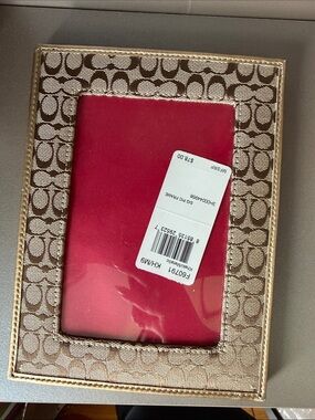 Coach Gold Signature Jacquard Frame with Red Mat